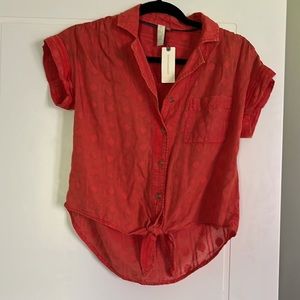 Anthropologie coral trendy button down